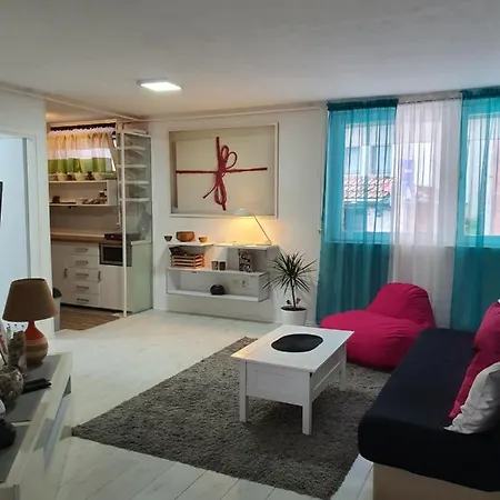 Studio Apartment *