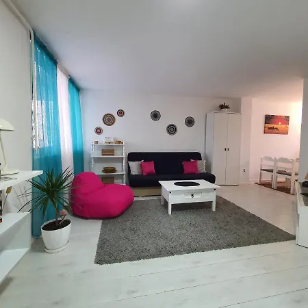 Studio Apartment *