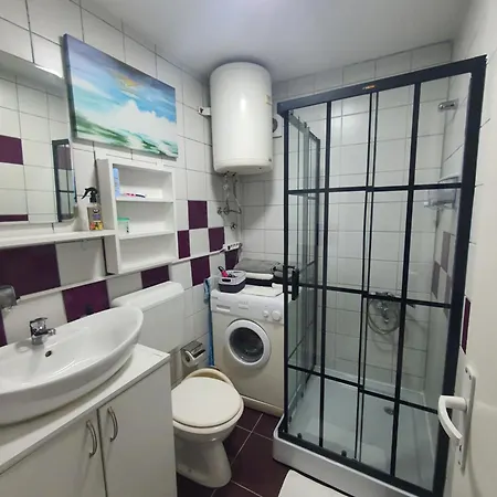 Studio Apartment *